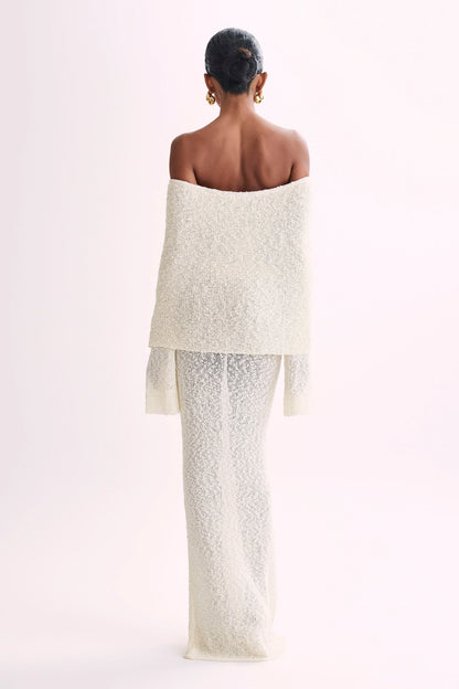 Elara - Elegant Off-Shoulder Maxi Dress