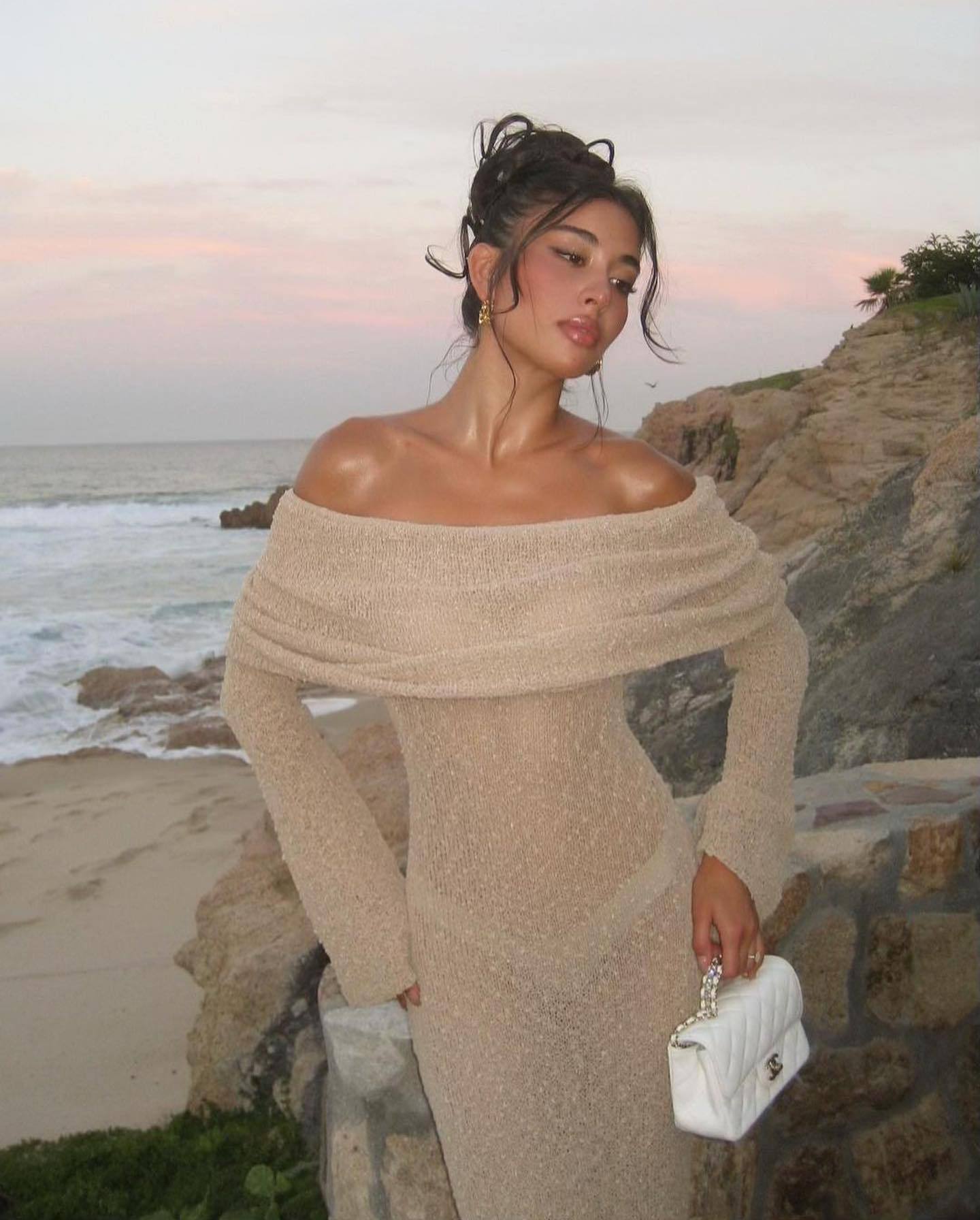 Elara - Elegant Off-Shoulder Maxi Dress