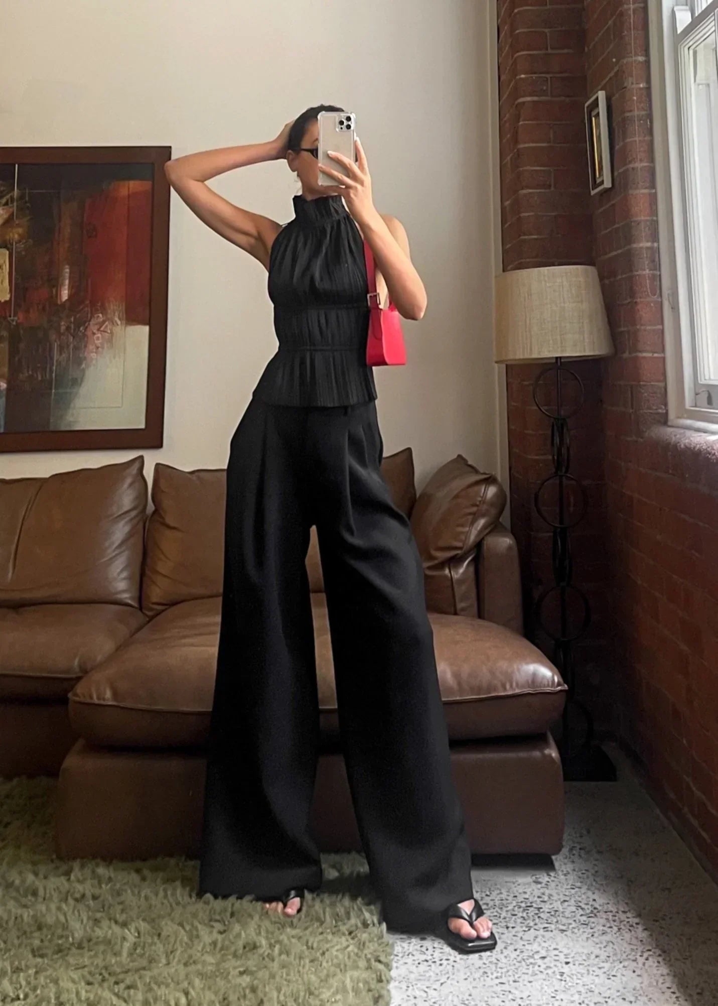 Olivienne – Pleated backless top with neck closure