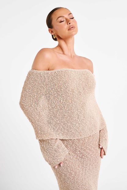 Elara - Elegant Off-Shoulder Maxi Dress